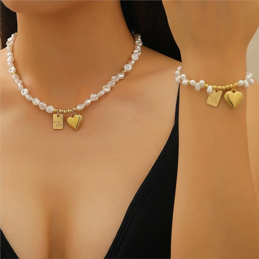 2pcs/Set Lucky Love Square Card Lucky Letter Pendant Jewelry Set for Women Retro Baroque Pearl Necklace Bracelet Jewelry Gifts