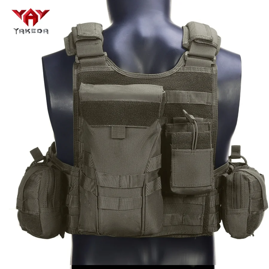 Hunting Vest with Triple Equipment Bag for Outdoor Use