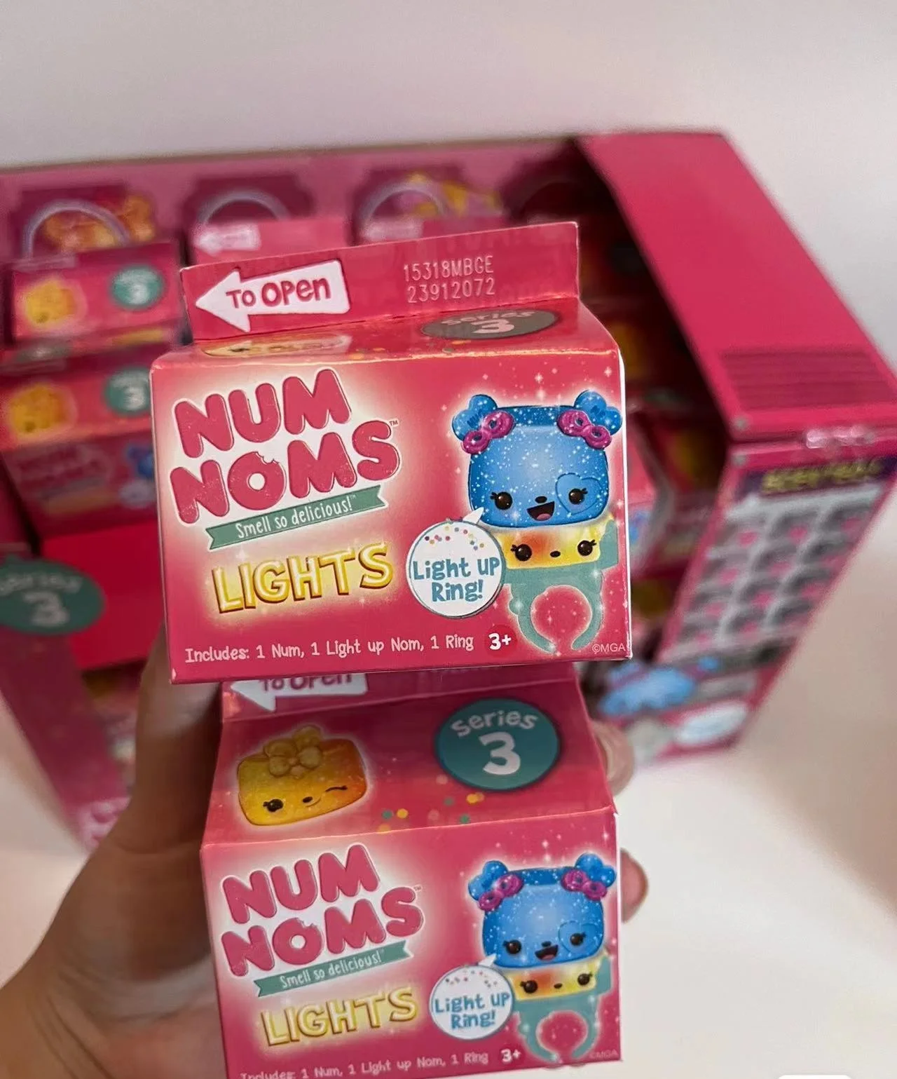 Num Noms lights up ring Slime So Delicious Surprise Toys Mystery Makeup Lip Gloss Smell Snackables Kawaii Dolls