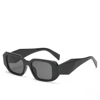1 paire de lunettes de soleil classiques unisexes, tendance, pour hommes et femmes, style créateur, pour le voyage, la moto et la conduite 2