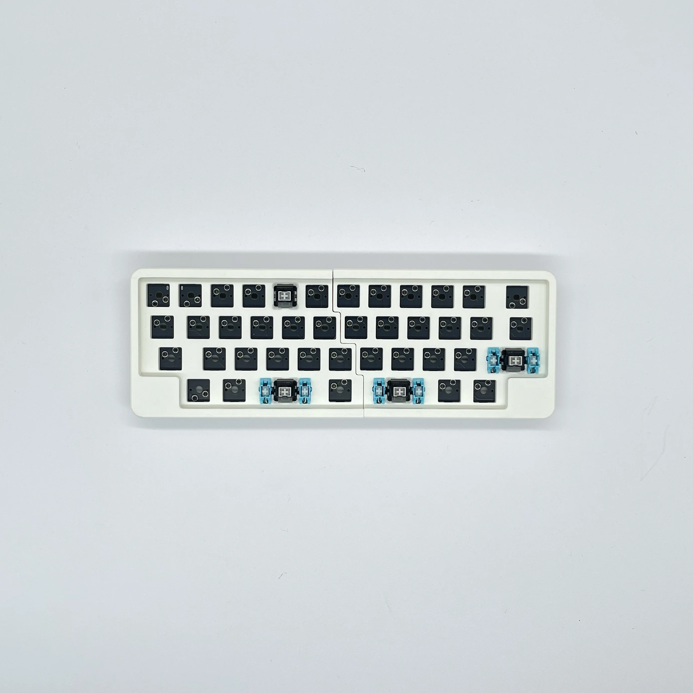 人間工学に基づいたワイヤレス機械式キーボード,40%,分割,2.4g,vip互換