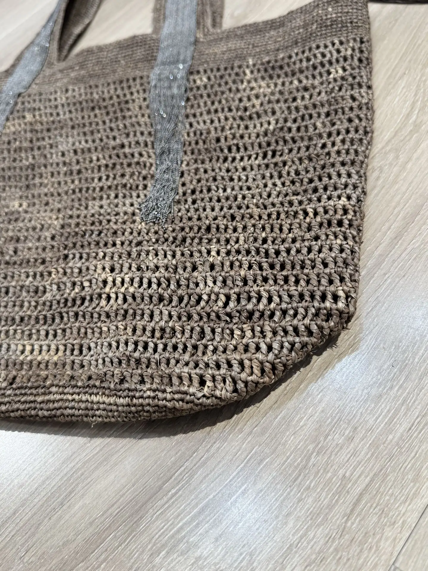 Large Capacity Simple Leisure Vacation Straw Shoulder Bag Raffia Hand-Woven Hollow Net for Storage and Crossbody Use
