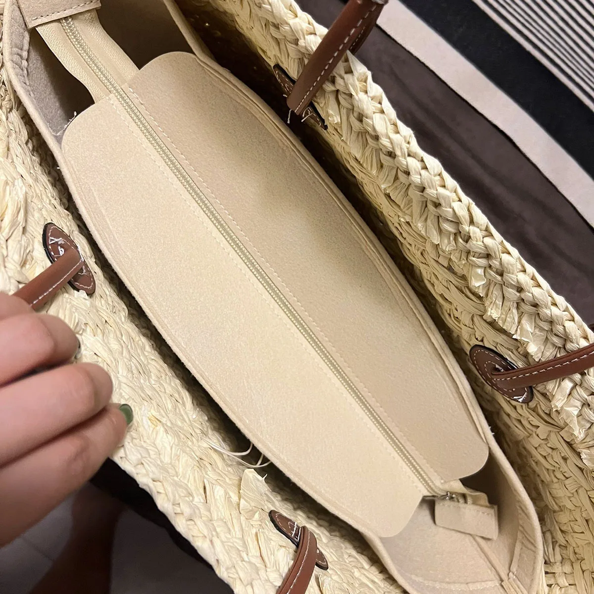 Enhanced Straw Woven Bag Organizer with Drawstring and Shoulder Strap