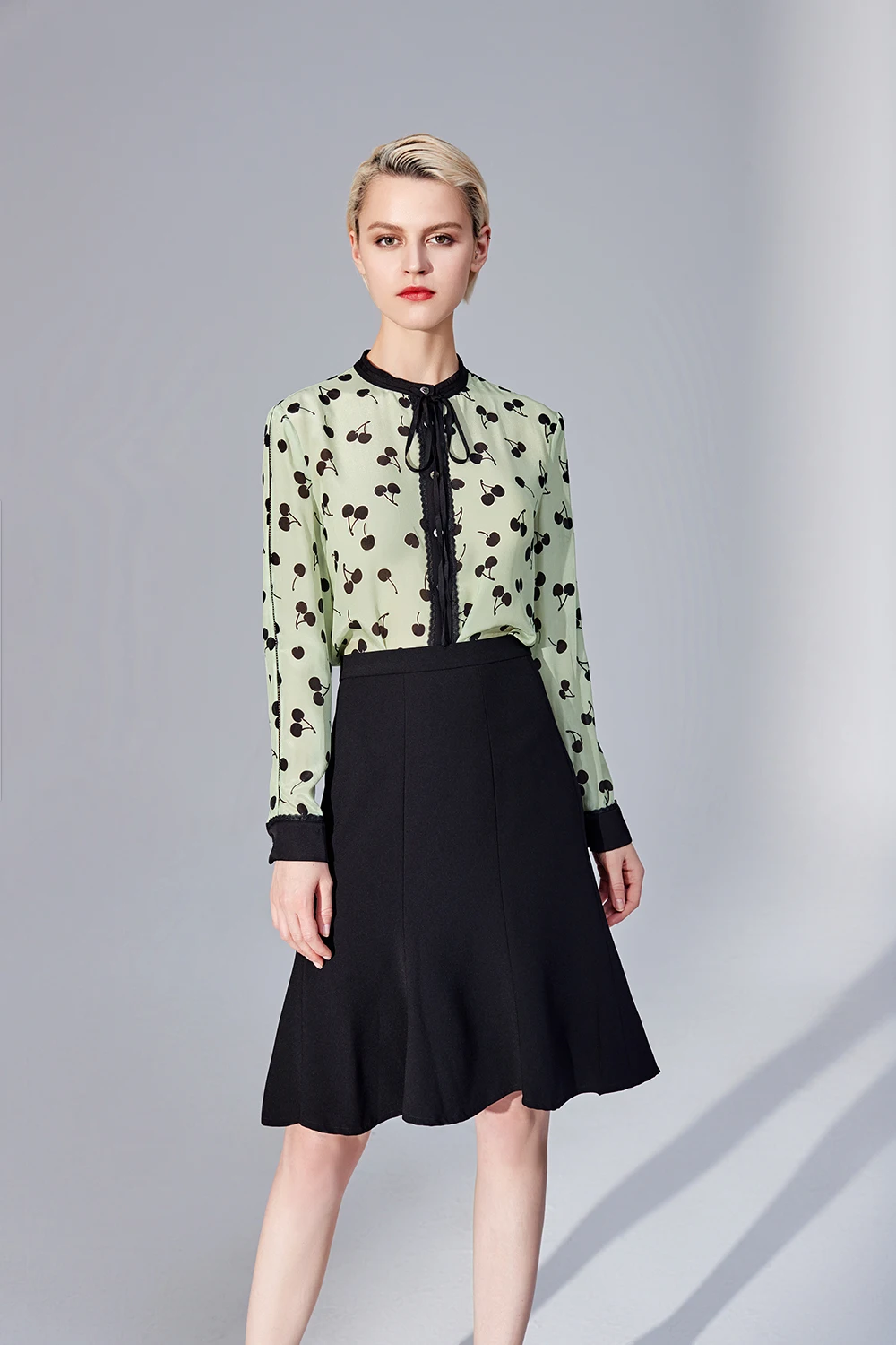 Rocwickline New Summer and Autumn Women's Shirt Mulberry Silk Celebrities Accessible Luxury Cherry O-Neck Easy matching Shirt