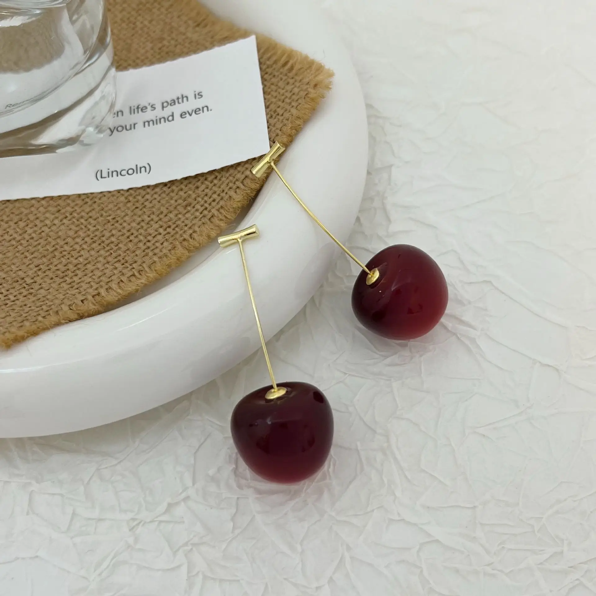 Rote Imiatiom Kirsche baumelnde Ohrringe für Frauen, trendige süße Acryl-Tropfenohrringe, süßer Obstschmuck, Hochzeits-Party-Zubehör – Detail 12