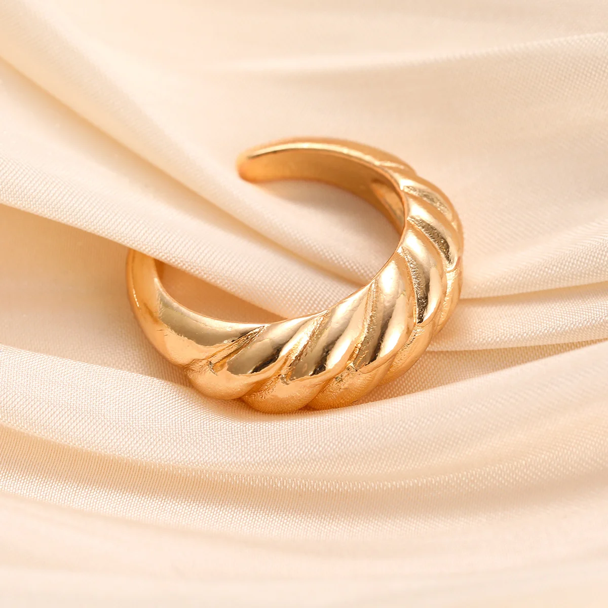 New Creative Smooth Water Drop Rings for Women Vintage Geometric Adjustable Croissant Open Finger Nail Ring Couple Jewelry Gifts