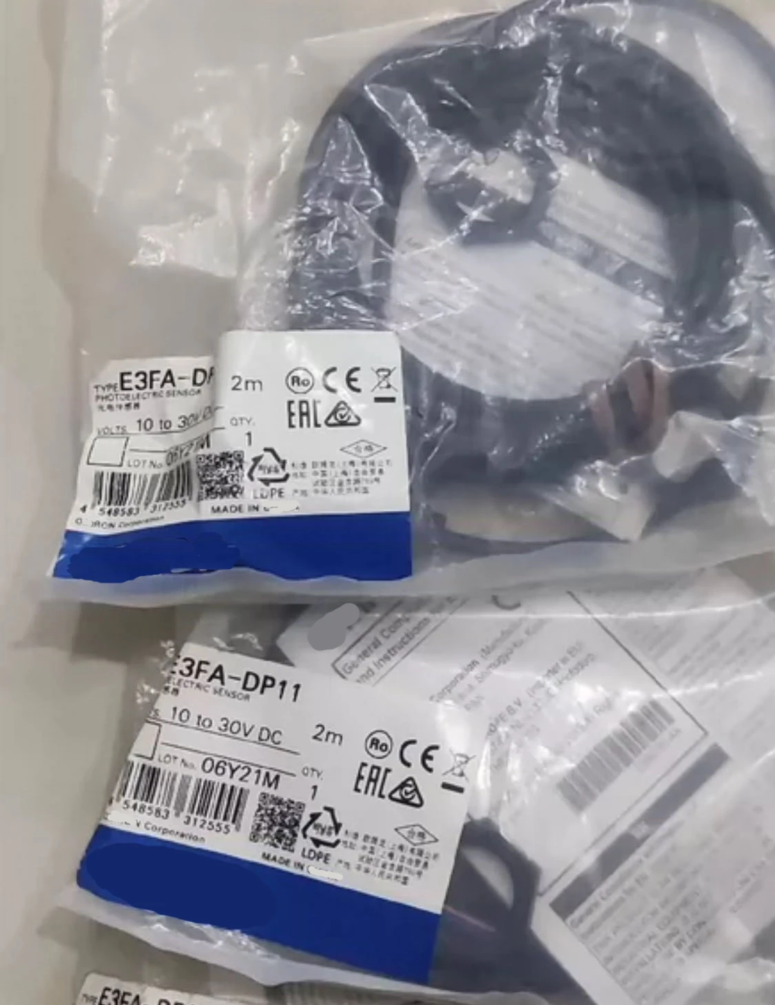 

Brand new original E3Z-D86 E3Z-D81 E3Z-LS86 E3Z-LS66 E3Z-LL81 E3Z-LL81 E3Z-B86