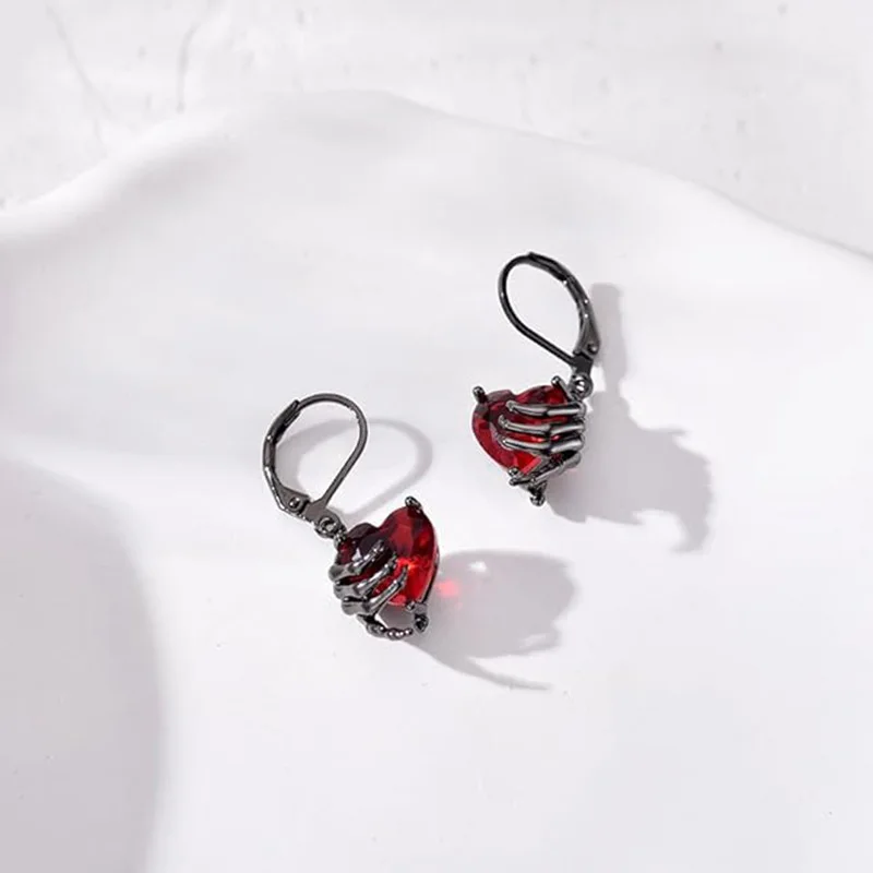 Vintage Gothic Heart Stud Earrings  Plated Zirconia, Versatile for All Seasons, Ideal for Halloween