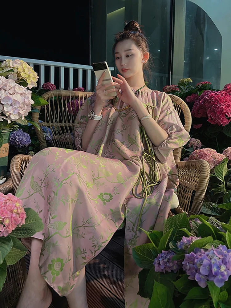 

New Chinese style women's clothing, improved cheongsam, Zen tea suit, unique and unique pink satin acetate jacquard dress