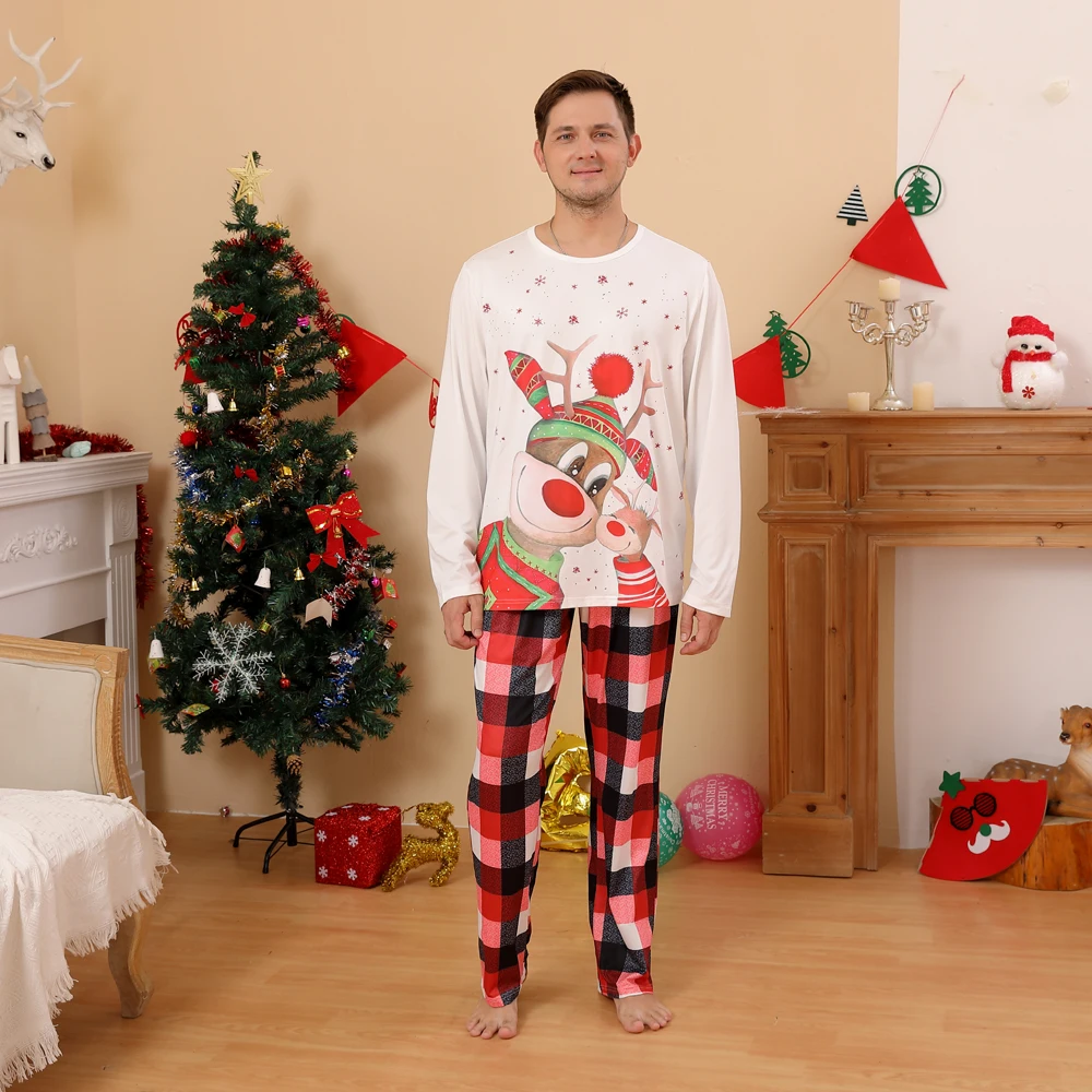 thumbnail image 4 of 2024 Nuevos conjuntos navideños familiares a juego Lindo estampado de alce Conjunto de pijamas para adultos y niños Pelele para bebé Bufanda para perro Pijamas de aspecto familiar navideño, 4 of 5