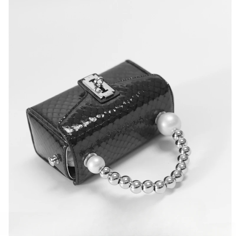 

Niche Summer High-Grade Genuine Leather Crossbody Pearl Chain Handbag