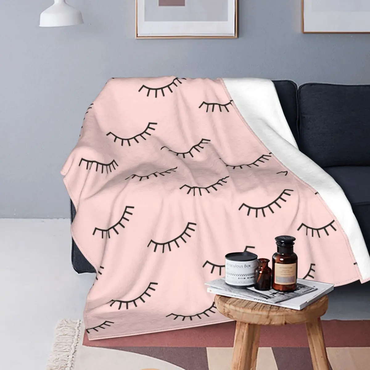 

Cute Eyelashes Closed Eye Blanket Fleece All Season Multifunction Lightweight Thin Throw Blanket for Bed Bedroom Bedspreads