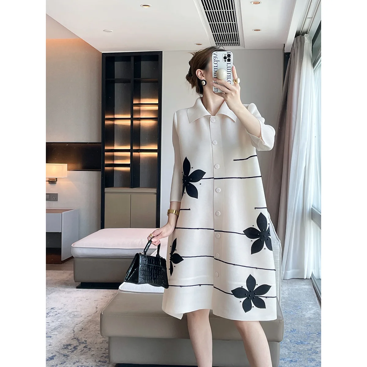 

2023 Pleated new lapel nailed beaded cardigan dress temperament dress