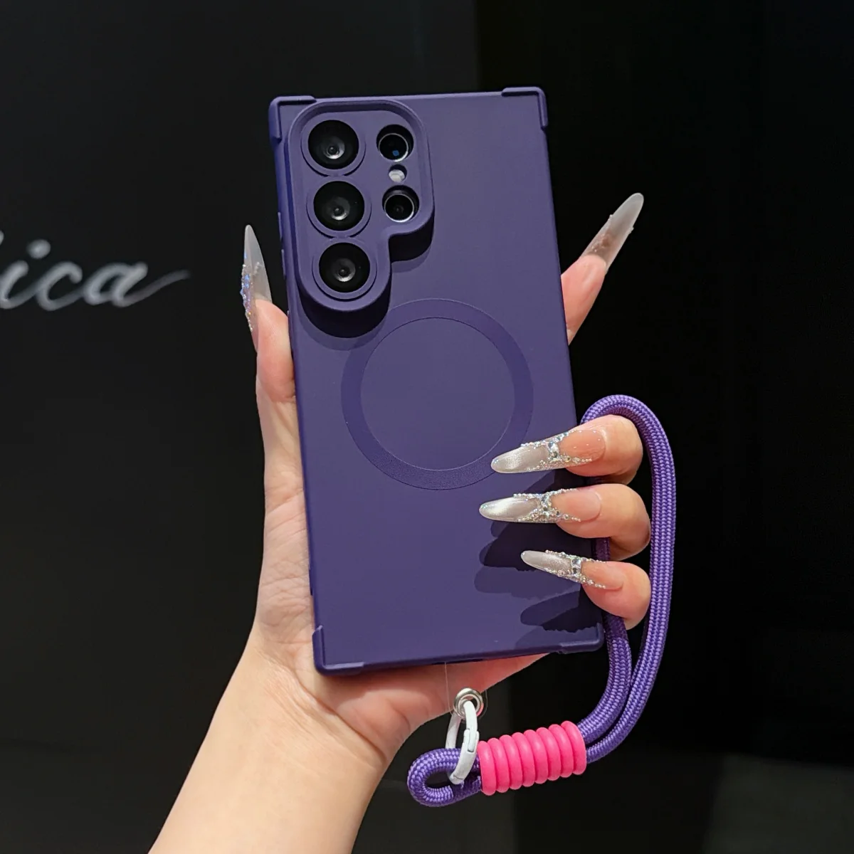 Right Angle Anti-Drop Soft Silicone Shockproof Phone Case with Lanyard and Magnetic Compatibility