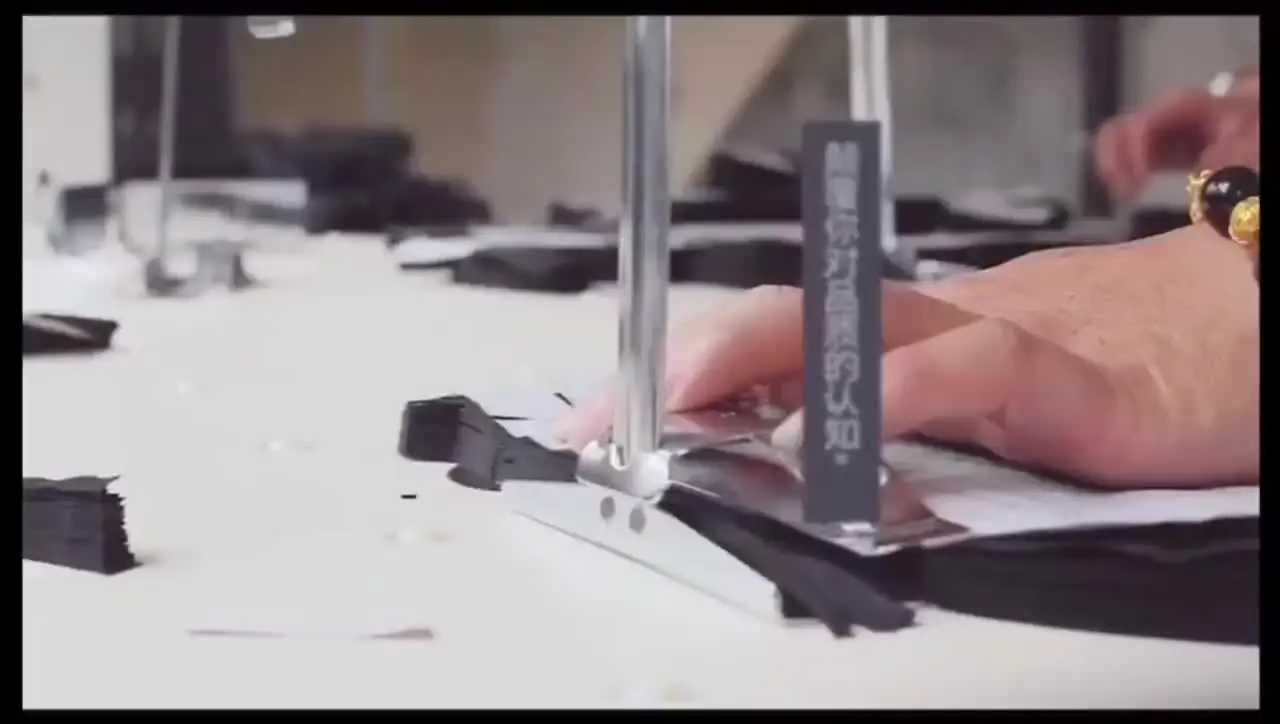 Ensemble 2 pièces avec gilet sans manches et jupe - Noir/carreaux