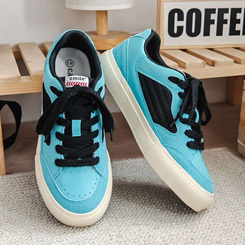 Classic Blue Men's Canvas Shoes Lace-Up Low-Cut Skateboard Shoes For Men Comfortable Platform Vulcanized Man Sneakers