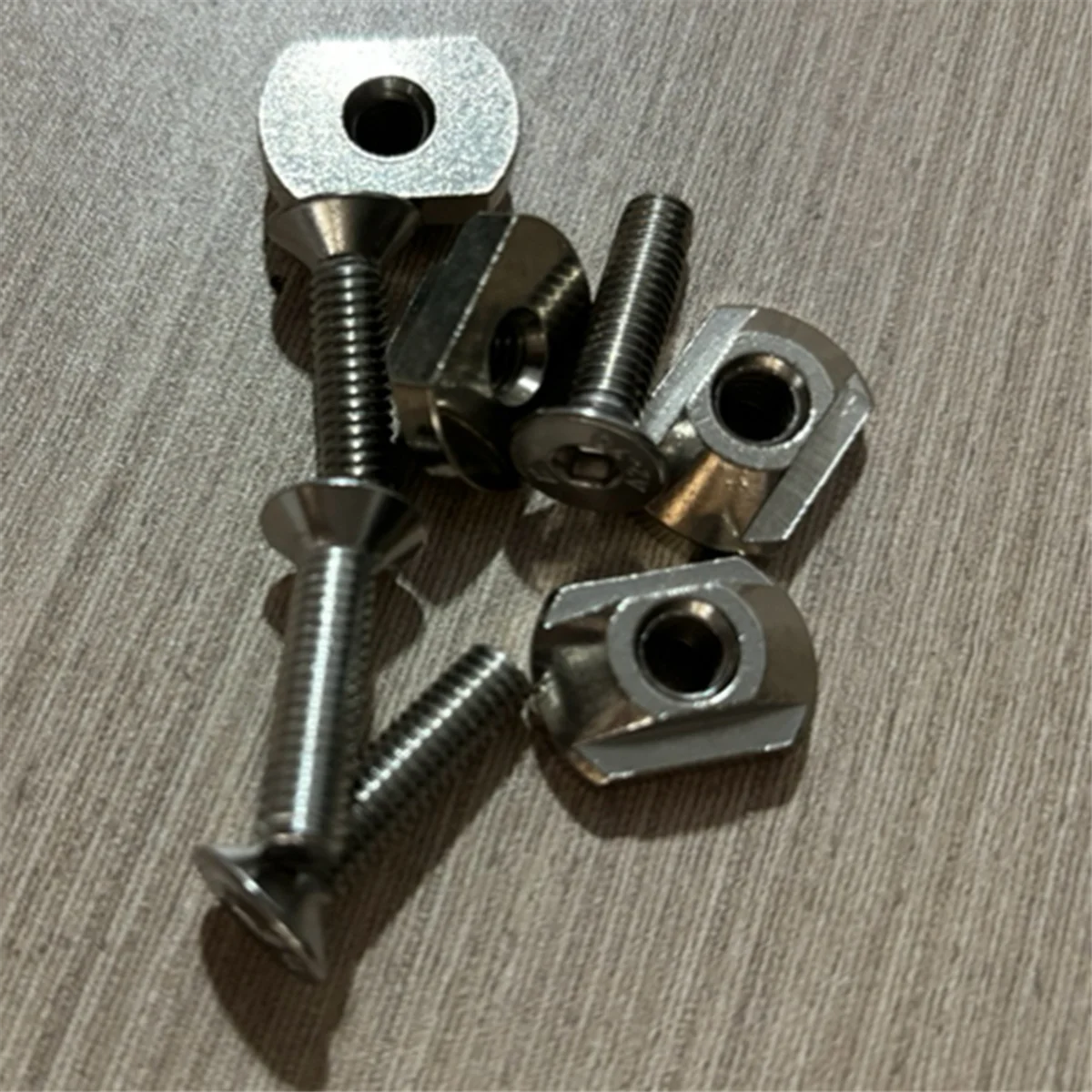 4Pcs M6 Hydrofoil Mounting Brass T-Nuts for Surfing All Hydrofoil Tracks Outdoors Surfing Accessories Silver hydrofoil mounting t nuts