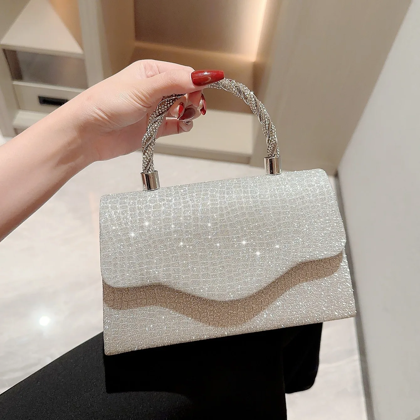 

New Shiny Rhinestone Evening Clutch Bag Women Luxury Top Handle Handbag Chain Shoulder Crossbody Banquet Party Wedding Clutch