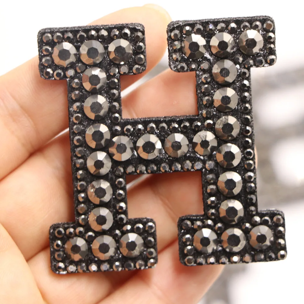 1PC A-Z Aufbügeln Schwarz Strass Englisch Buchstaben Patches Hochzeit Kleidung Handwerk DIY Party Handwerk NähenPersonalisierte Buchstaben Patches – Detail 10