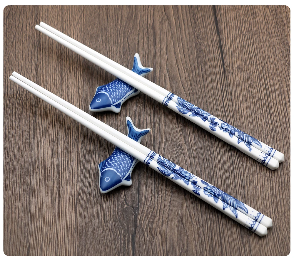 Chinese Style Jingdezhen Blue And White Ceramic Chopsticks Gift Box Souvenirs Sushi Sticks Wooden Chopsticks Beautiful Tableware