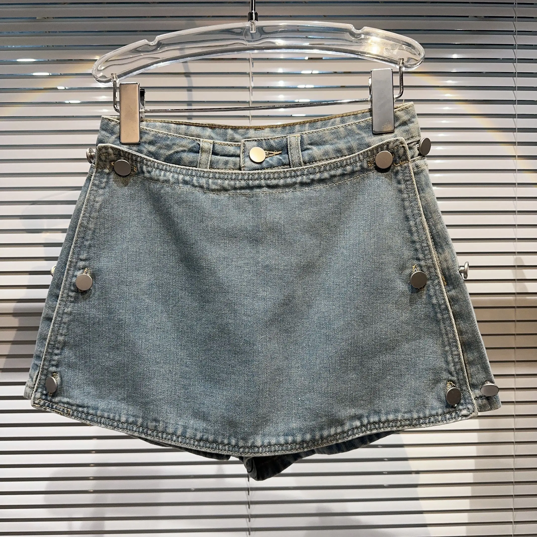 Street Hot Girl Side Buckle Skirt Fake Two-Piece Washed Denim Shorts Pantskirt Women's 2023 Summer New High Waisted Jeans Shorts