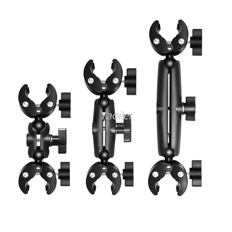 Étau du kit de fixation pour GoPro et action cam serrant une caméra sur un guidon de vélo.