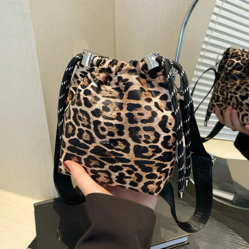 Mini Bag For Women Leopard Leather Bucket Crossbody Bag Small Phone Bag Drawstring Shoulder Bags Wide Strape Female Bolsa Black