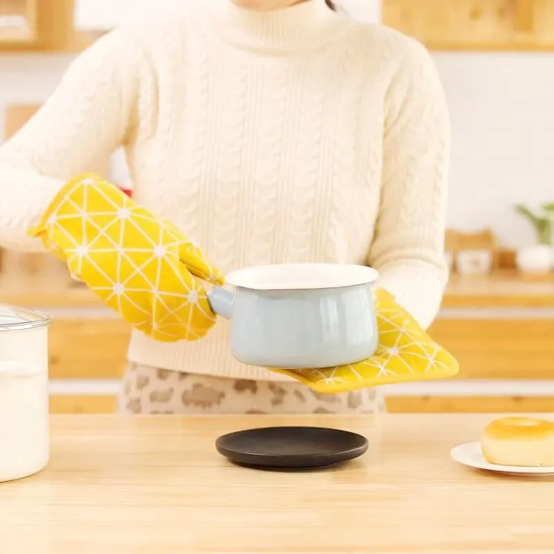 1 Pack Of Cotton And Linen Baking Gloves Microwave Oven Gloves Home Insulation Kitchen Baking Oven Special Tools kitchen gloves cotton pot holders