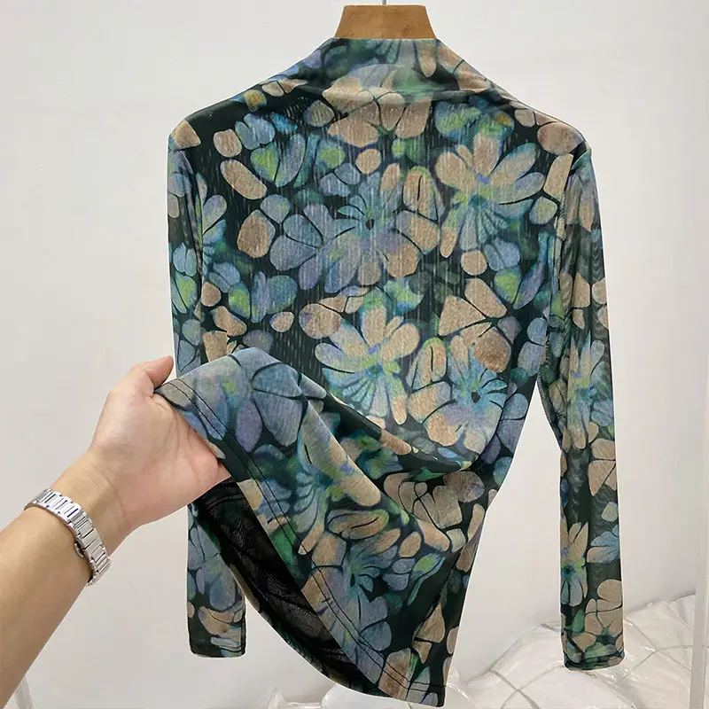 Рисунок 3 - Женская футболка с длинным рукавом