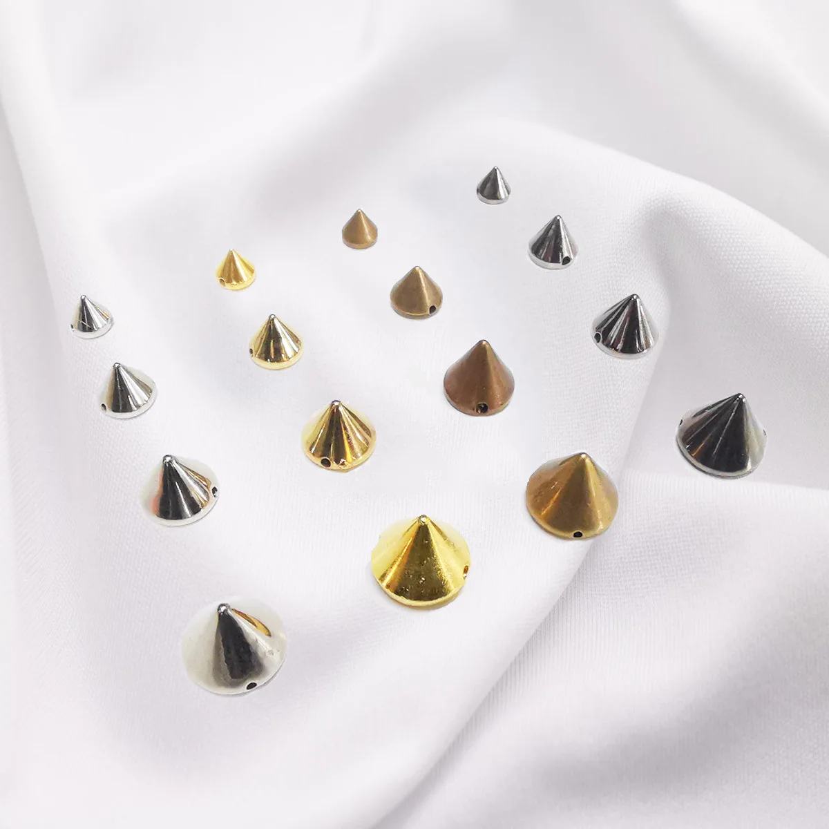 100pcs Plastic Bullet Cone Sewing Decor Spike Punk Hand made DIY Garment Shoes Clothing Sewing Button Accessories Clothing Accessories
