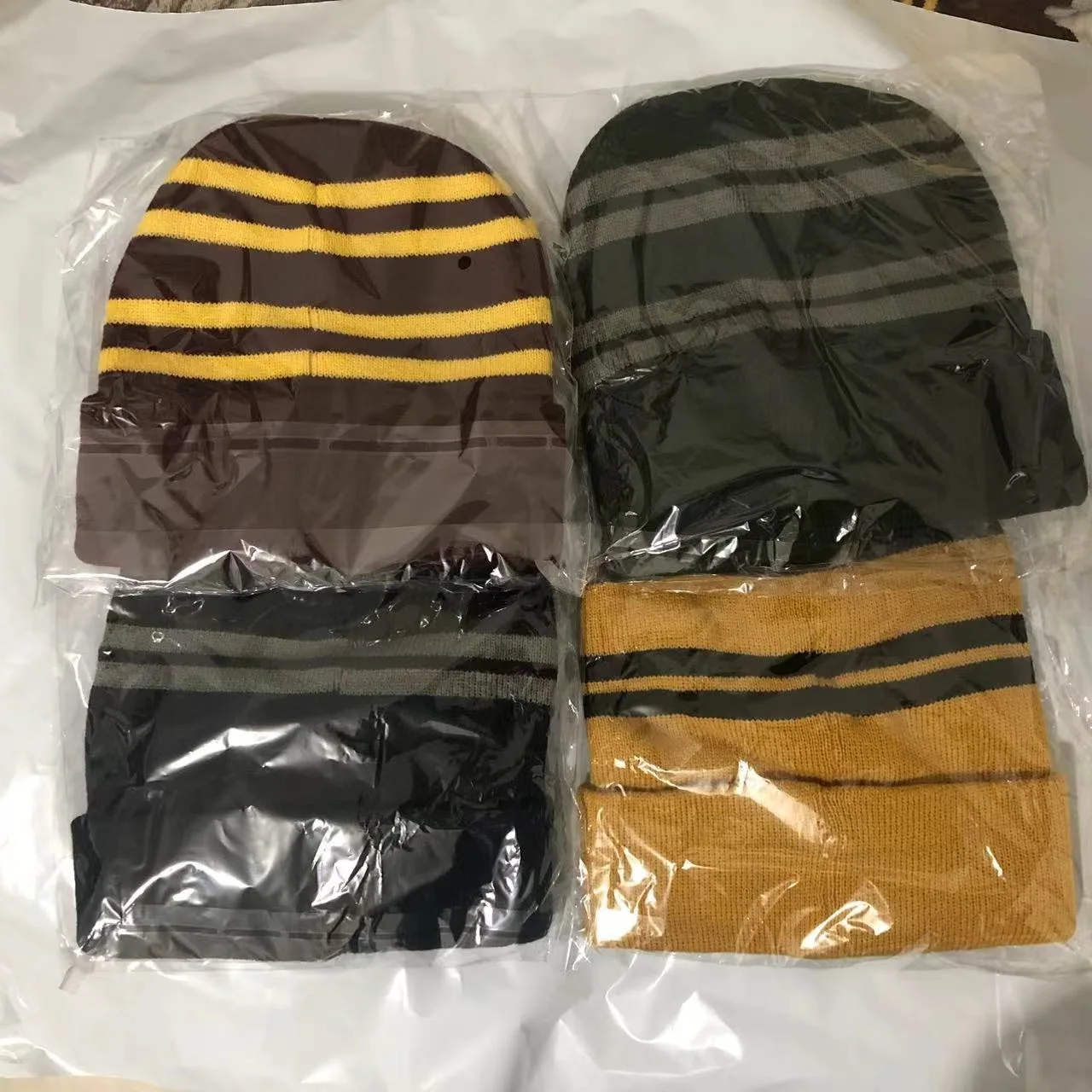 (10 pieces/lot) School Children's Hat With Badge Halloween Party Cosplay Cap