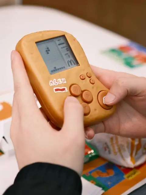 어린이를 위한 재미와 교육의 완벽한 조화: 2024 레트로 미니 블록 포켓 게임기