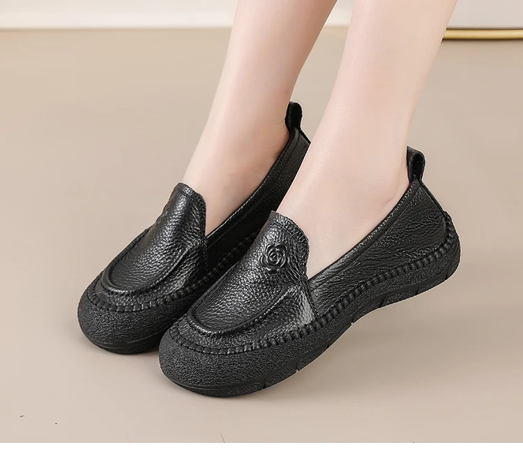 Neue authentische Leder-Slipper-Flats für Damen, alte perforierte, atmungsaktive Mokassins für Damen, exquisite geprägte Rosen-Loafer-Schuhe – Detail 10