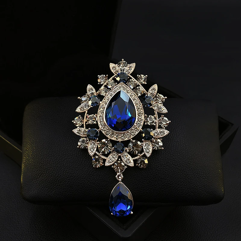 

1665 Exquisite Vintage Neckline Bow Tie Tassel Brooch High-End Corsage for Ladies Dress Dinner Suit Pin Accessories Jewelry Gift