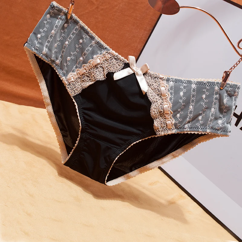 Silky Milk Silk Sexy Lace Underwear Low Waist e Pants Summer Ice Silk Retro Cute Girl's Briefs Women's Innerwear