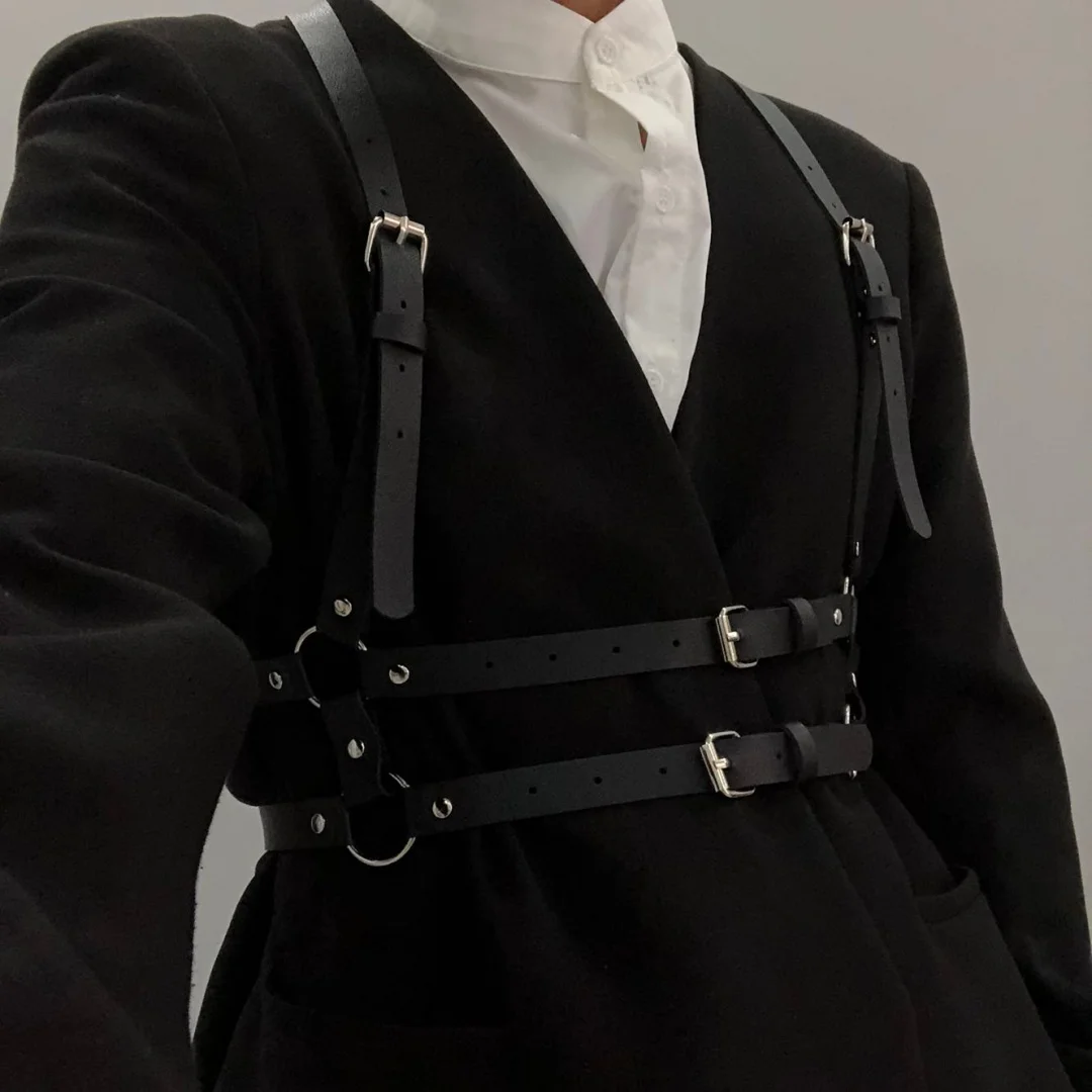 UYEE Rock Männer Frauen PU Leder Gürtel Y2K Stil Harness Strap Sexy Schulter Brust Kette mit Metall Ring für Kostüm Zubehör – Detail 6