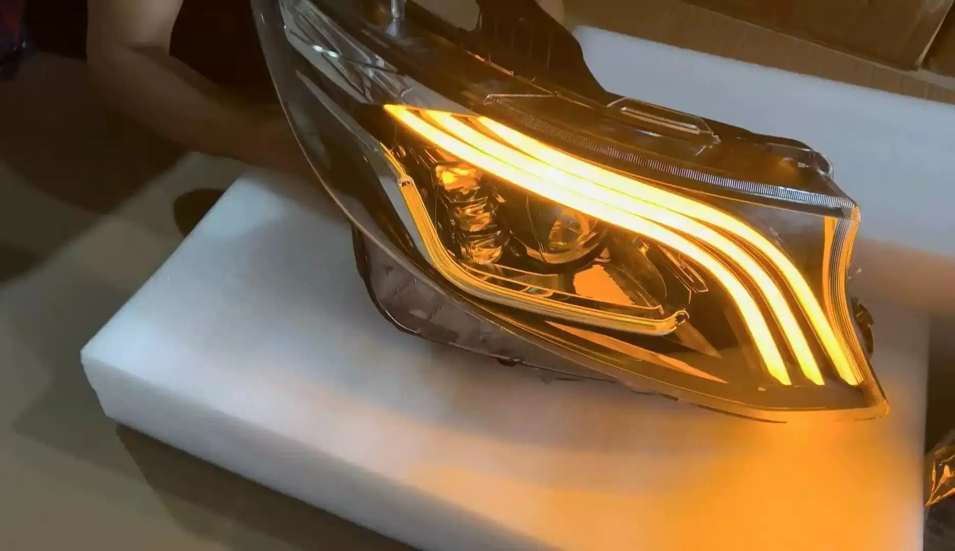 

Автомобильный передний налобный фонарь фары ангельские глазки для Mercedes-benz vito модифицированный Maybach DRL дневные ходовые огни сигнал поворота