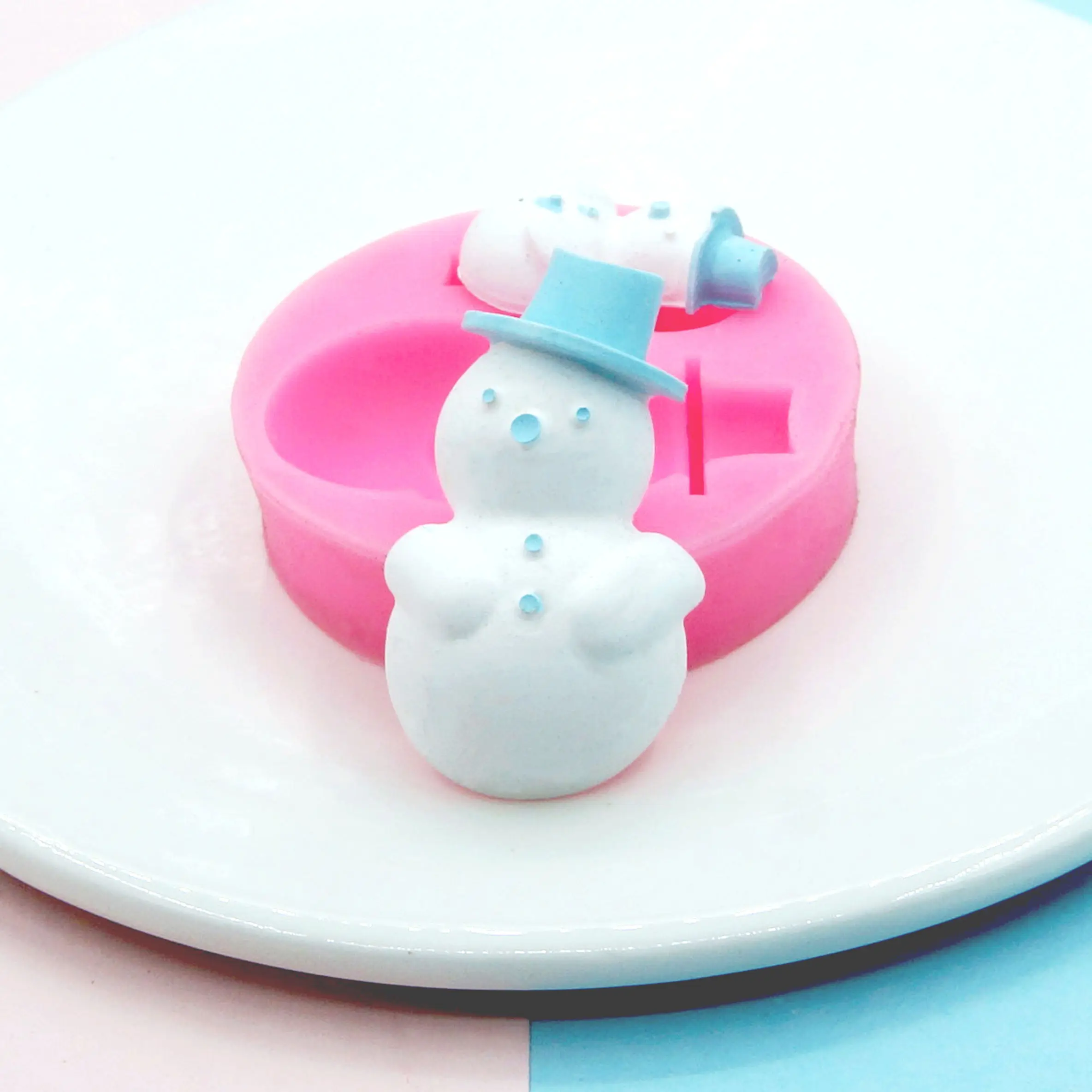 

Snowman shape Cupcake chocolate fondant liquid silicone mold cake decorating christmas molds DIY baking tool clay mold
