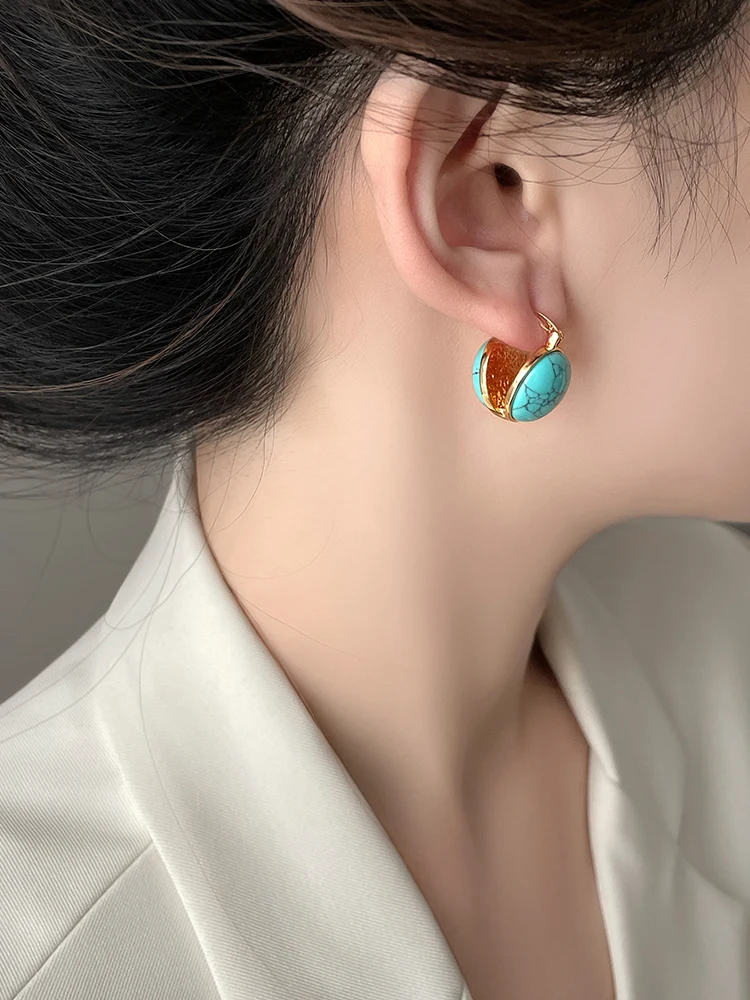 أقراط ذهب عيار 14 قيراط حجر أزرق