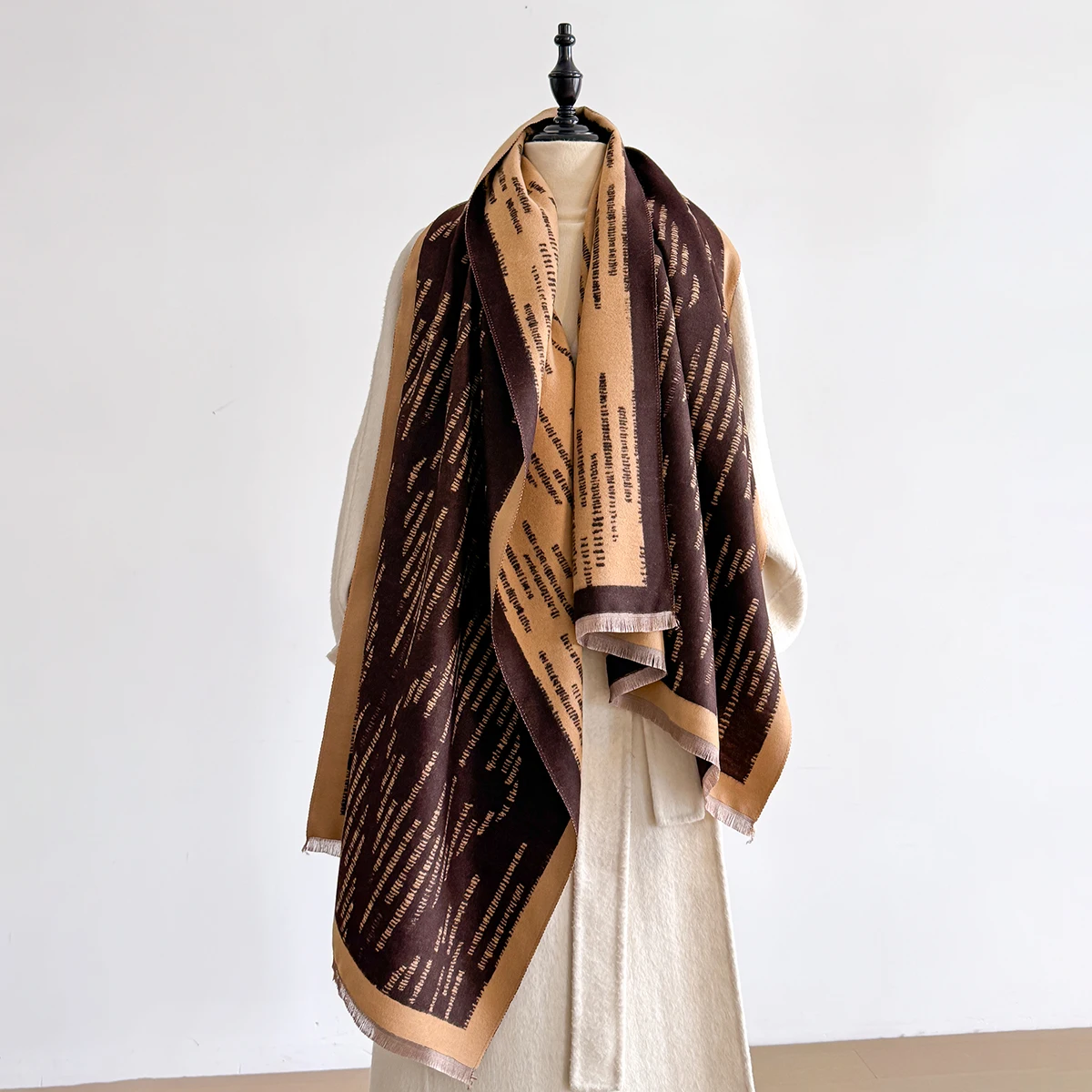 2025 New Women's Stripes print Warm Shawl Simple Thick Imitation Cashmere Scarf with Jacquard Ideal for Autumn and Winter