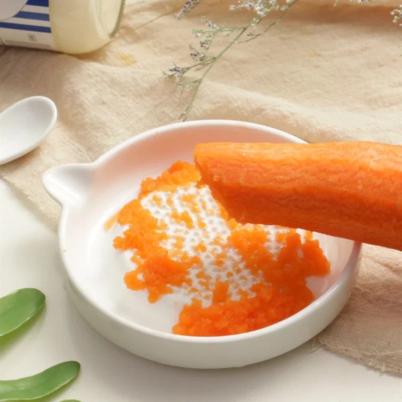 White Simple Style Ceramic Burnishing Machine Portable Porcelain Carrot Ginger Grinding Household
