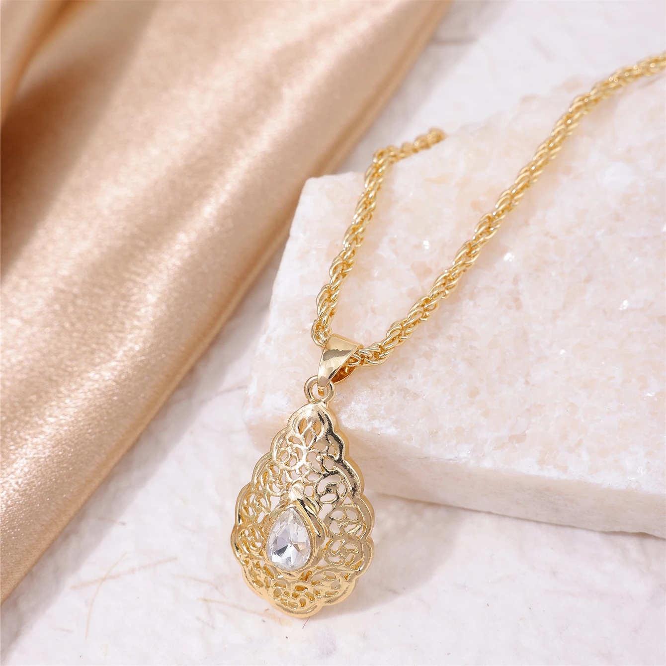 Bridal Jewelry Sets Golden Algerian Classic Wedding Necklace Drop Shape Crystal Pendant