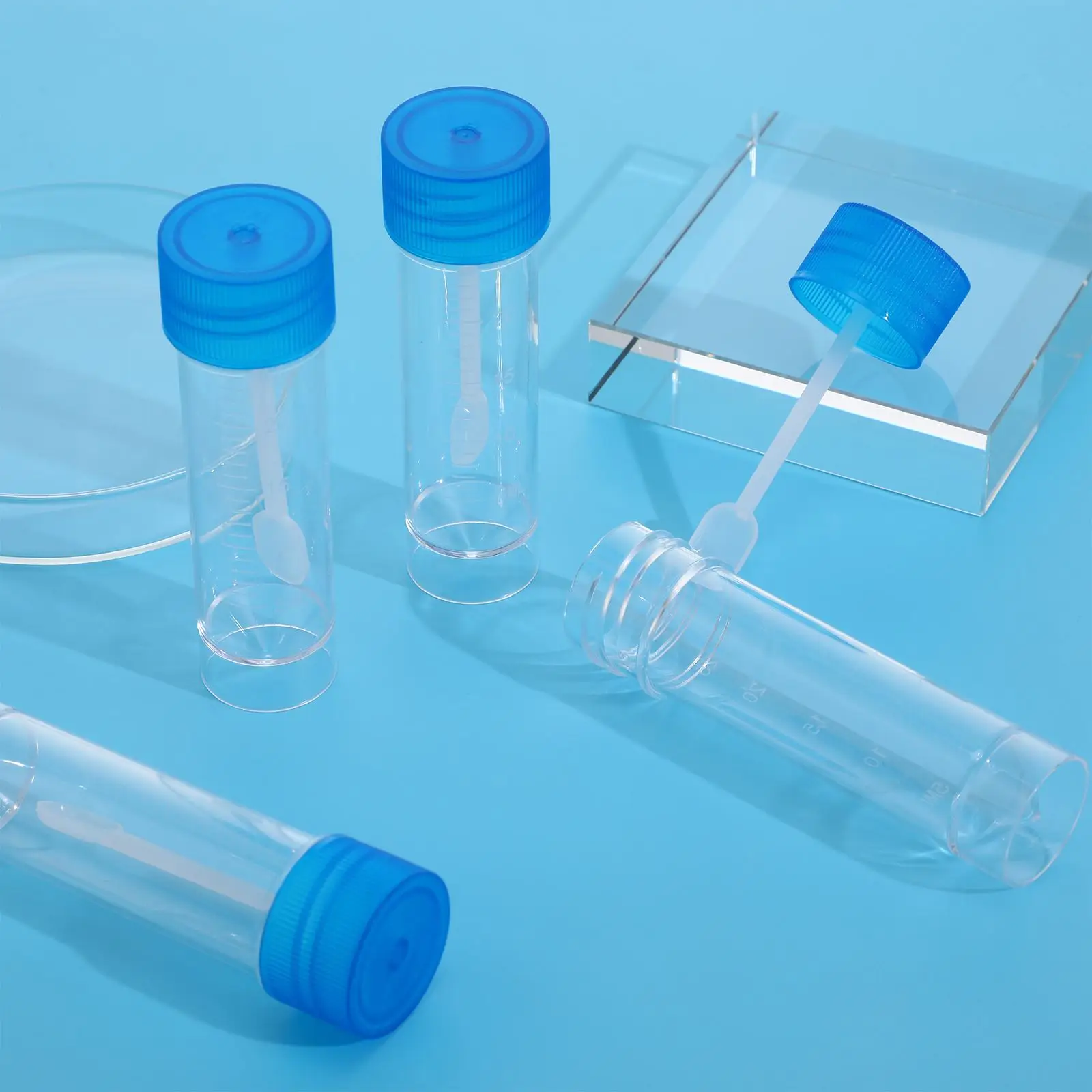 10pcs Plastic Leak Resistant Lid Specimen Cups Stool Sample Cups Fecal Specimen Stool Sample Collection