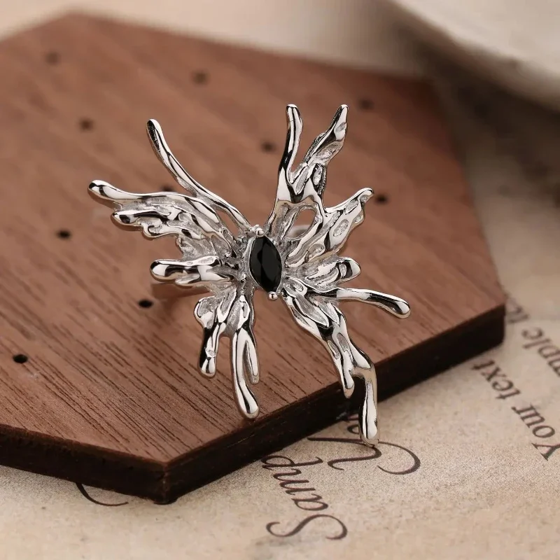 

Женское кольцо из серебра 2023 пробы с бабочкой