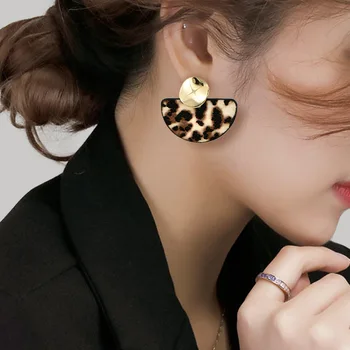 블랙 레오파드 프린트 패션 기하학적 귀걸이, 아메리칸 스타일 보호 스타일, 스캘럽 레오파드 프린트 귀걸이, 패션 이어 스터드, 신제품