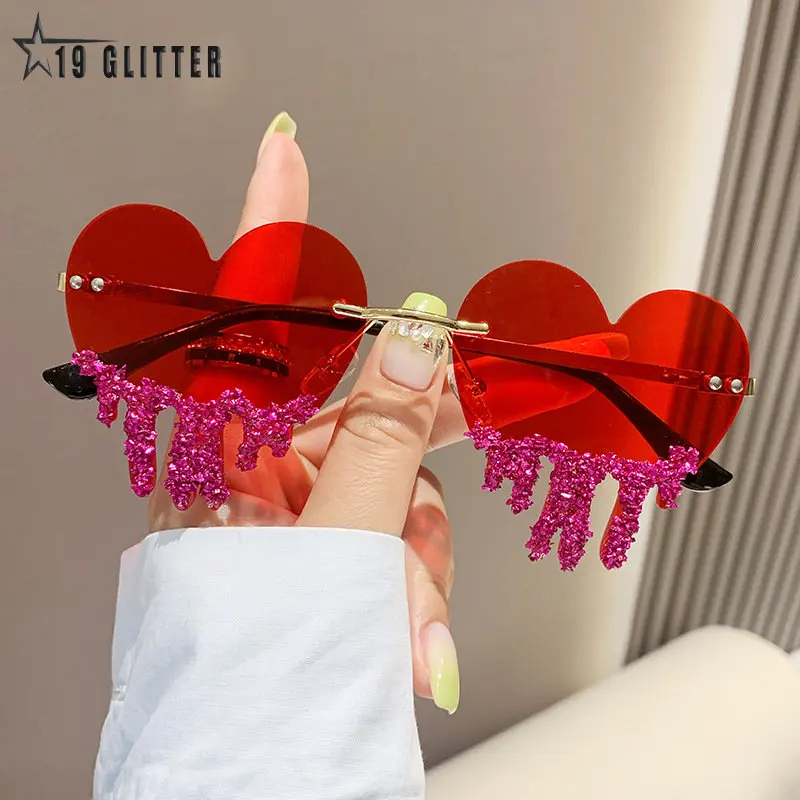 

2023 Fashion Designer Heart sunglasses women Retro Remiless Bling Personality Sunglasses Party UV400 Eyewear lentes de sol mujer