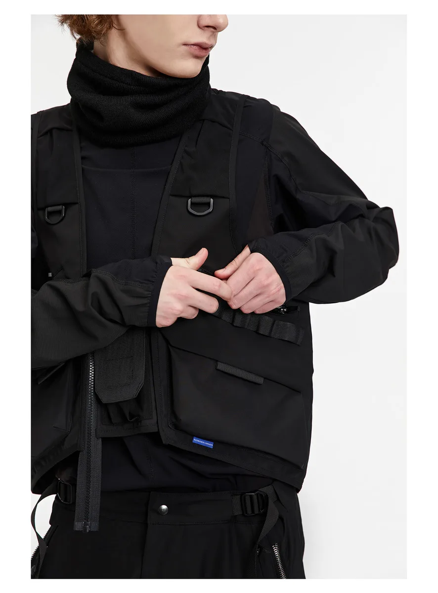 Reindee Lusion  Outdoor commute quicke remove vest functional clothing multiple pockets waterproof zippers techwear gorpcore