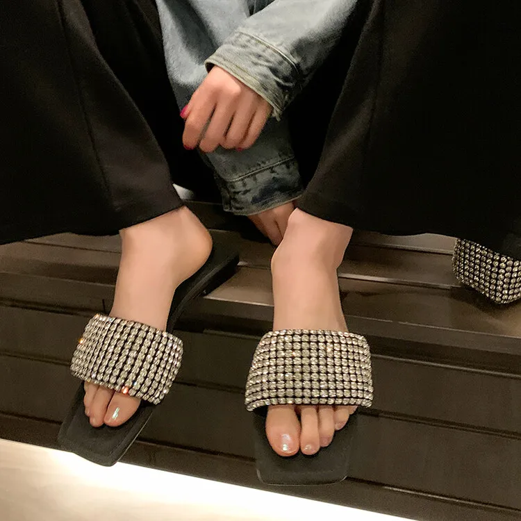 

Luxury Rhinestone Women Flats Slippers Black Casual Beach Summer Flip Flops Size40 Crystal Lady Slides Shoes Ins Sandalias Mujer