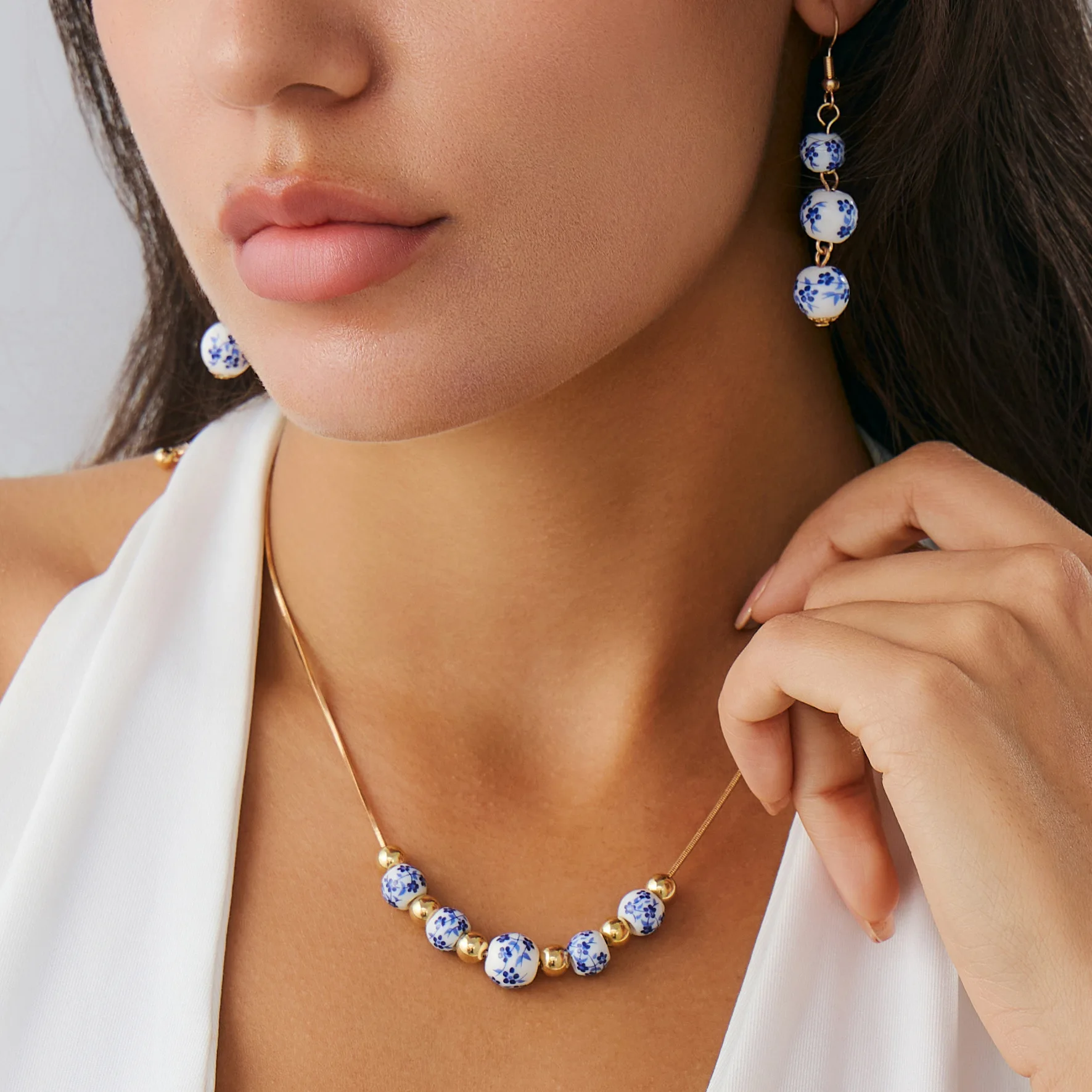 Blue and White Porcelain Beads Drop Earrings for Women Blue White Floral Porcelain Bead Gold Ball Necklace Femal Wed Jewelry Set