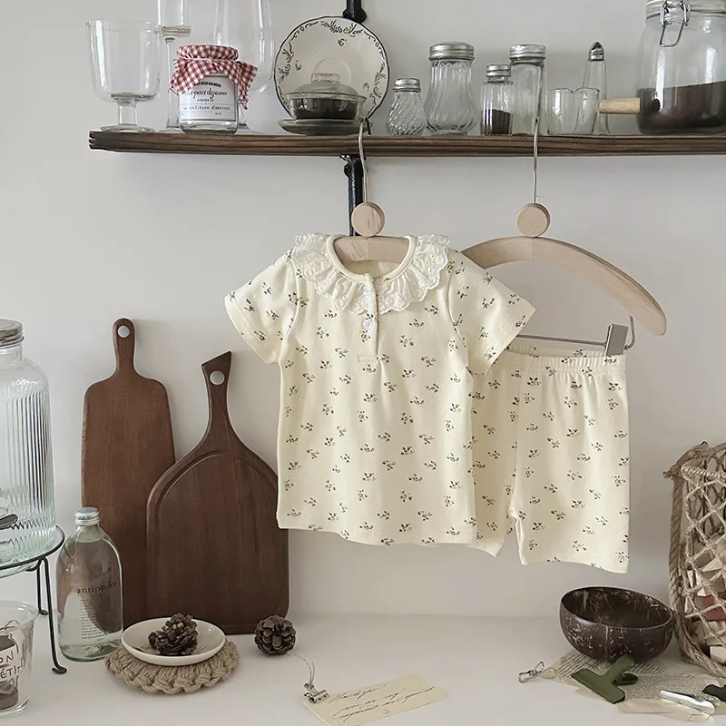 Description Picture 4 of item0-4Y Baby Kid's Home Clothing Girls ' Floral Pajamas Set Children's Lace Collar Short Sleeve Top and Shorts 2Pcs Toddler Outfits